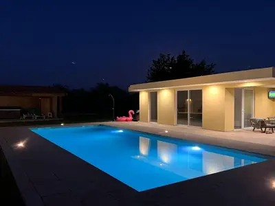 PoolOfHouse