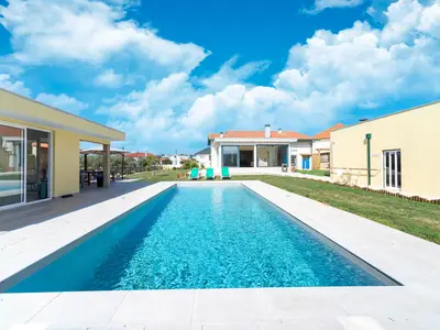 PoolOfHouse