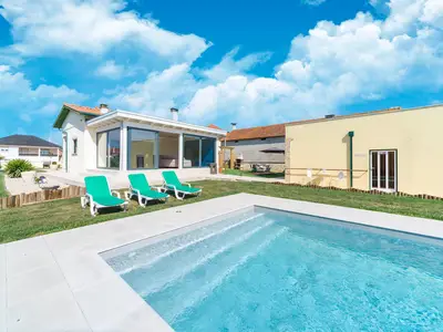 PoolOfHouse