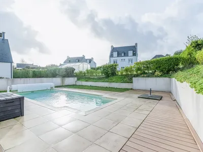 PoolOfHouse