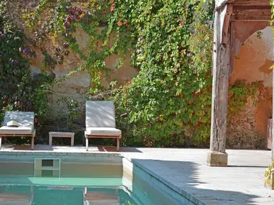 PoolOfHouse