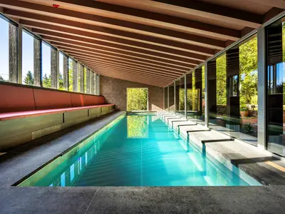 PoolOfHouse