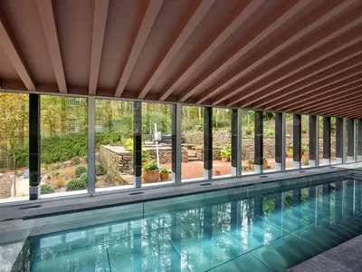 PoolOfHouse