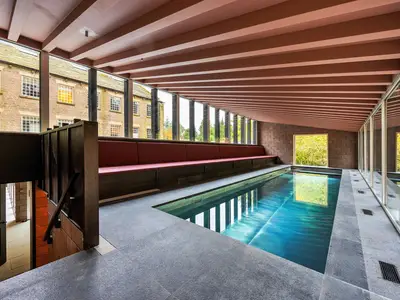 PoolOfHouse
