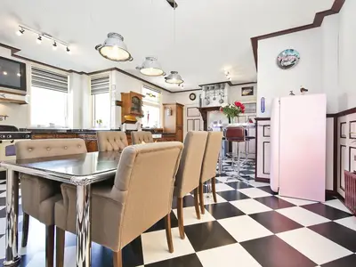 DiningRoom DiningRoom