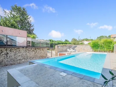 PoolOfHouse