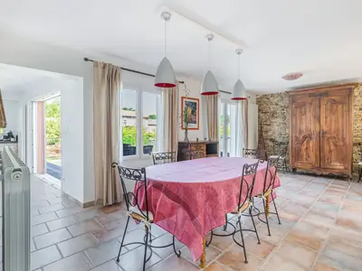 DiningRoom