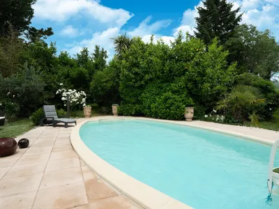 PoolOfHouse
