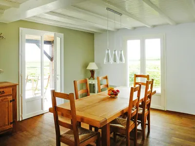DiningRoom