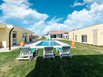 PoolOfHouse