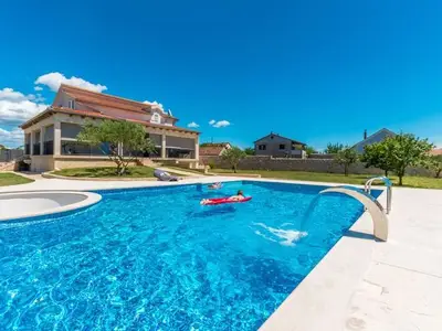 Ferienhaus für 7 Personen in Rastane 2/10