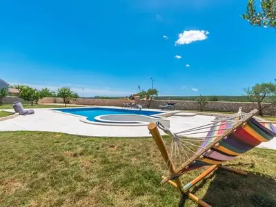 Ferienhaus für 7 Personen in Rastane 4/10