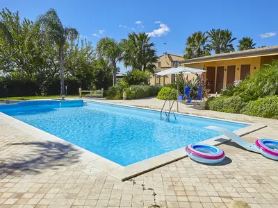 PoolOfHouse