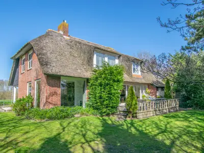 Außenseite Ferienhaus [Sommer]