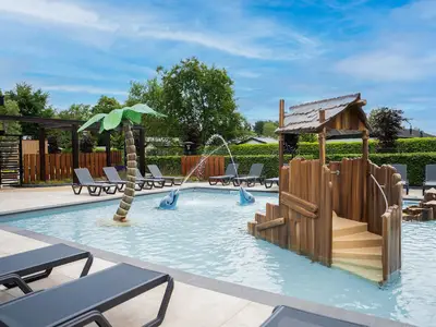 PoolOfHouse