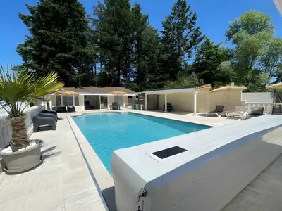 PoolOfHouse