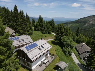 Außenseite Ferienhaus [Sommer]