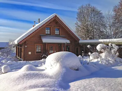Außenseite Ferienhaus [Winter]