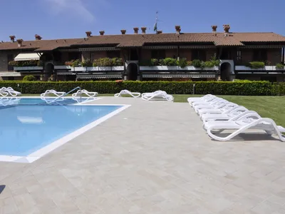 PoolOfHouse