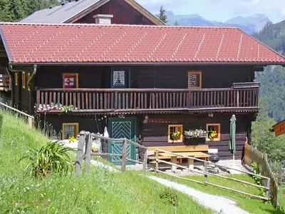 Bauernhaus im Sommer