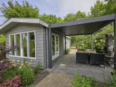 Außenseite Ferienhaus [Sommer]