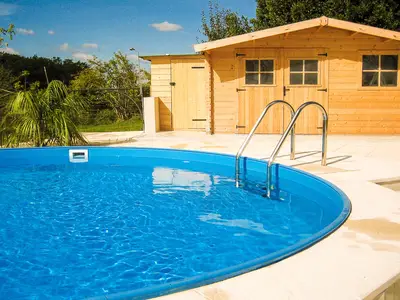 PoolOfHouse