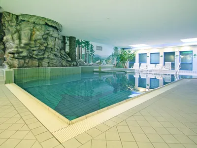 PoolOfHouse