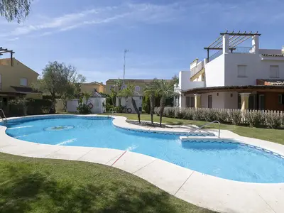 PoolOfHouse