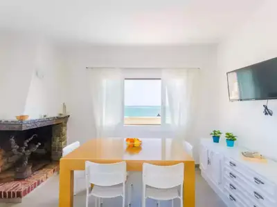 DiningRoom