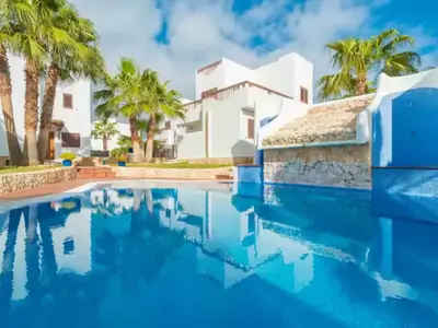 PoolOfHouse