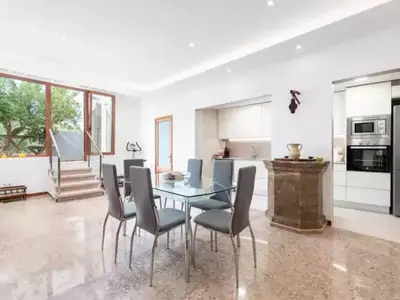 DiningRoom