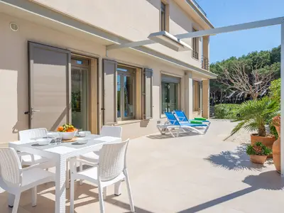 Ferienhaus für 7 Personen (240 m²) in Platja De Muro 3/10