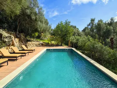 PoolOfHouse