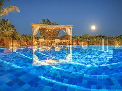 PoolOfHouse