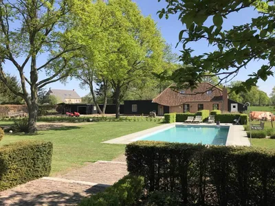 PoolOfHouse