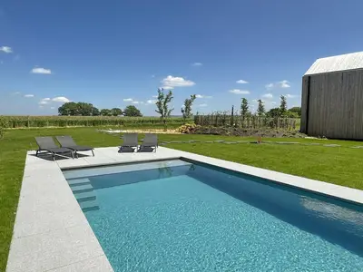 PoolOfHouse
