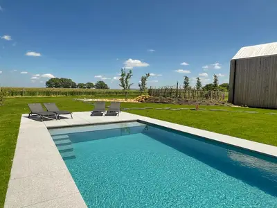 PoolOfHouse