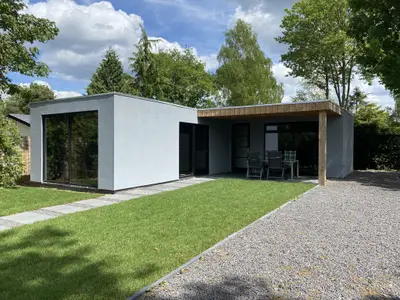 Außenseite Ferienhaus [Sommer]