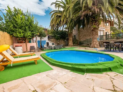 PoolOfHouse
