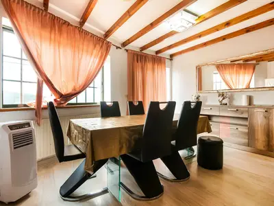DiningRoom