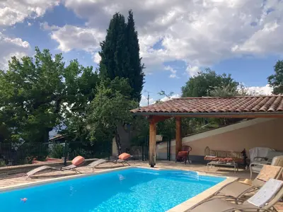 PoolOfHouse