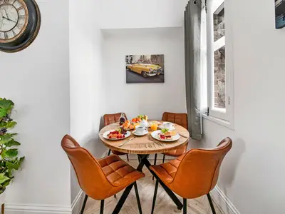 DiningRoom