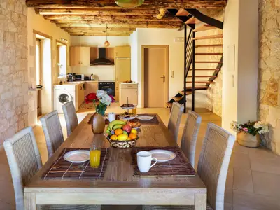 DiningRoom