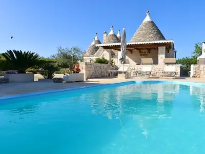 PoolOfHouse