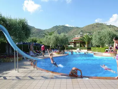PoolOfHouse