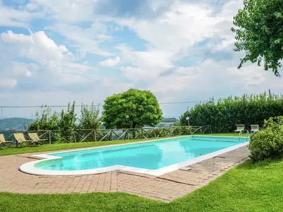 PoolOfHouse
