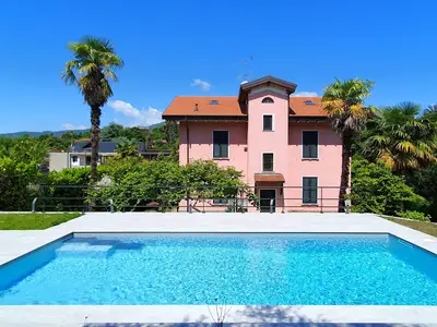 PoolOfHouse