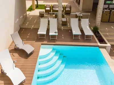 PoolOfHouse