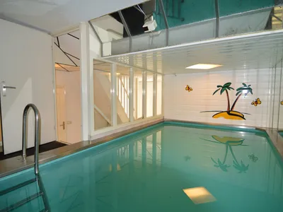 PoolOfHouse