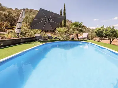PoolOfHouse